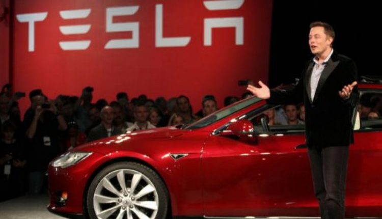 В Украине выявили мошенников, продающих акции Tesla