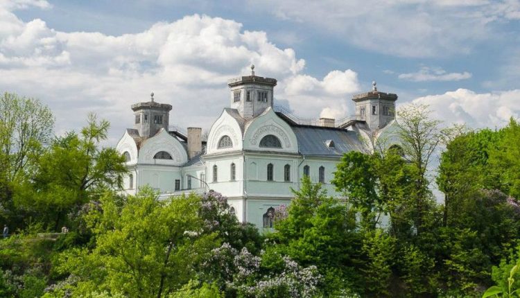 Украинским богачам облегчили строительство «дворцов»