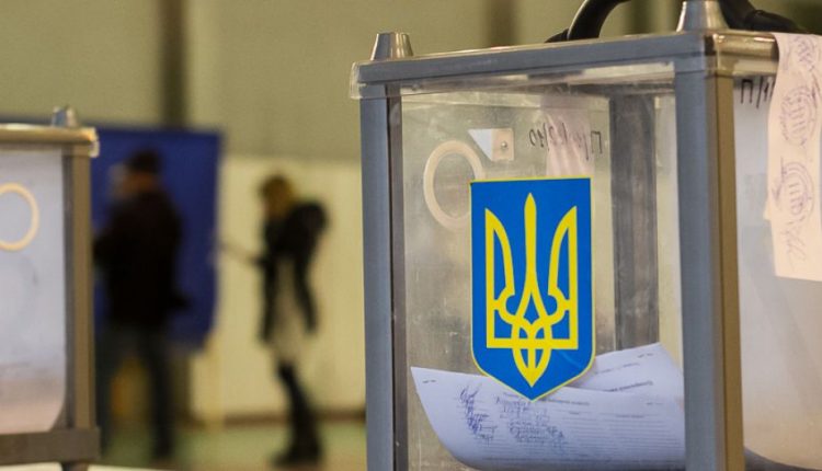 ЦИК потратит 5,8 млн гривен на предвыборные плакаты кандидатов