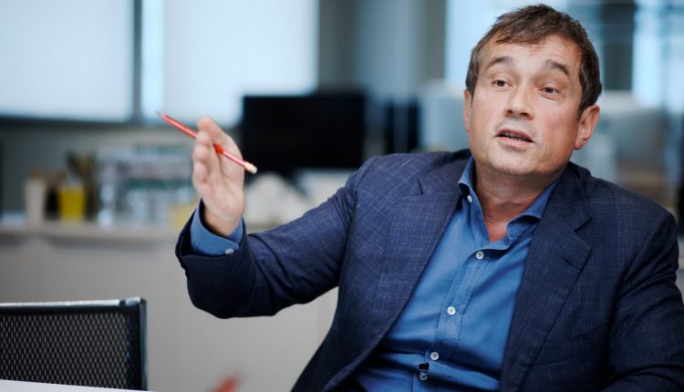 Василий Хмельницкий продает солнечный бизнес полякам с испанскими корнями