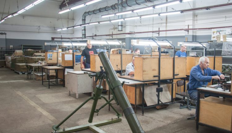 Военная прокуратура занялась киевским оборонным заводом из-за миллионных убытков