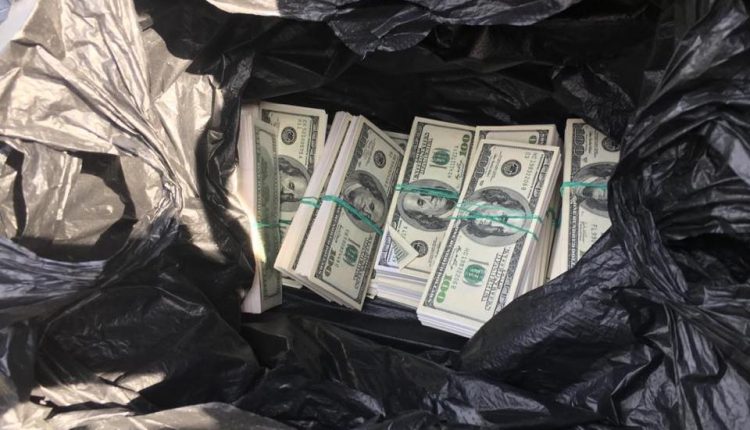 В Киеве мошенник погорел на взятке в $500 тысяч «для Луценко с Матиосом»