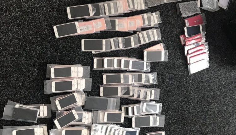 В Киеве разоблачили бизнесмена, занимавшегося сборкой телефонов Apple