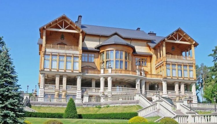 Стало известно, кому АРМА доверило управление Межигорьем