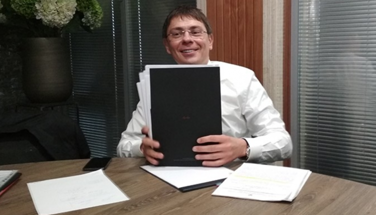 Дмитрий Крючков пристраивается к Виталию Кропачеву