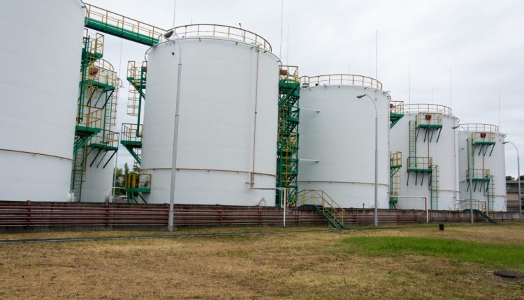 «Приватбанк» не нашел покупателей на нефтебазы в пяти областях страны