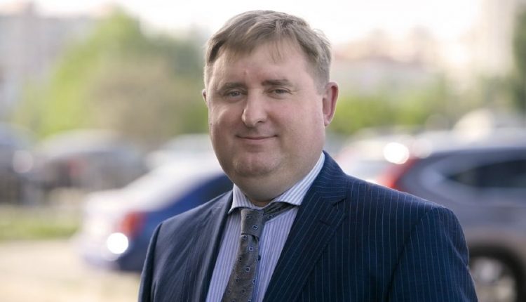 Советника министра энергетики подозревают в завладении 2,15 млн