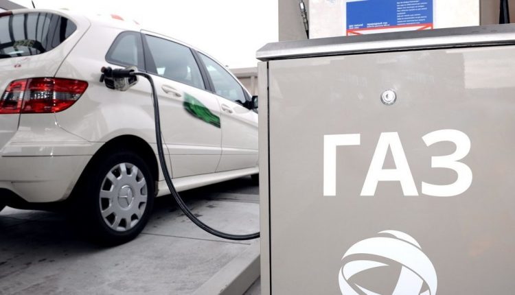 Крупнейшие сети АЗС продолжают повышать стоимость автогаза