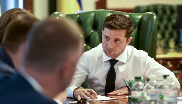 Стал известен масштаб предлагаемой Зеленским тотальной люстрации