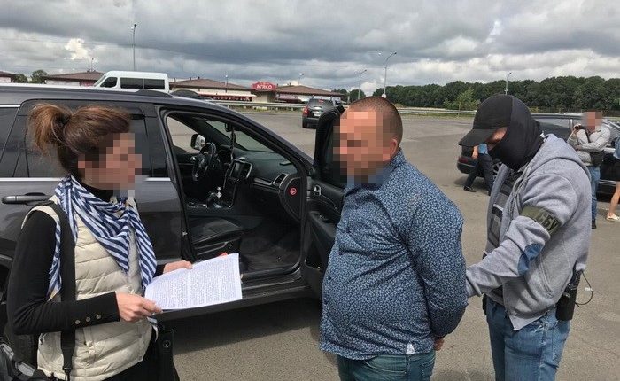 СБУ задержала депутата облсовета, вымогавшего у бизнесмена 300 тысяч