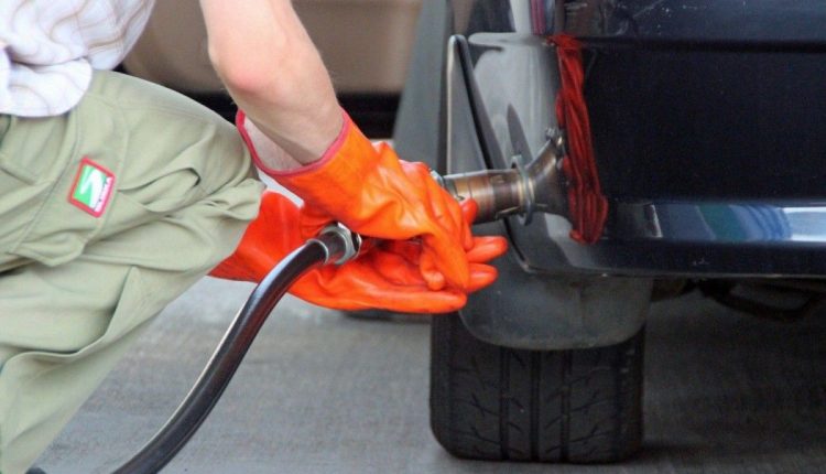 В рознице продолжает дорожать автогаз