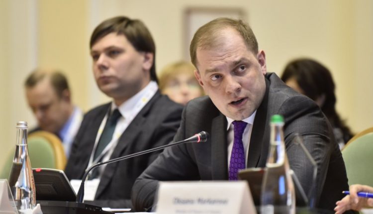 Заместитель главы Минфина Юрий Гелетий заработал в августе 153 тысячи