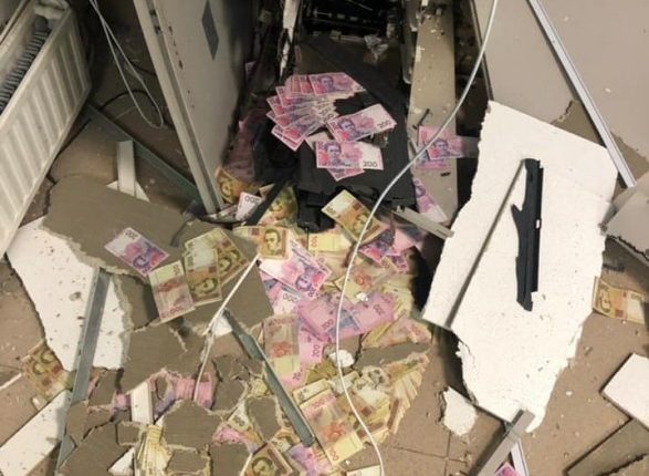 Из взорванного банкомата похитили 350 тысяч