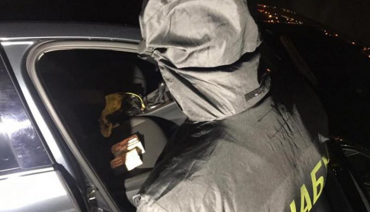 Директор госпредприятия погорел на взятке в 100 тысяч детективу НАБУ
