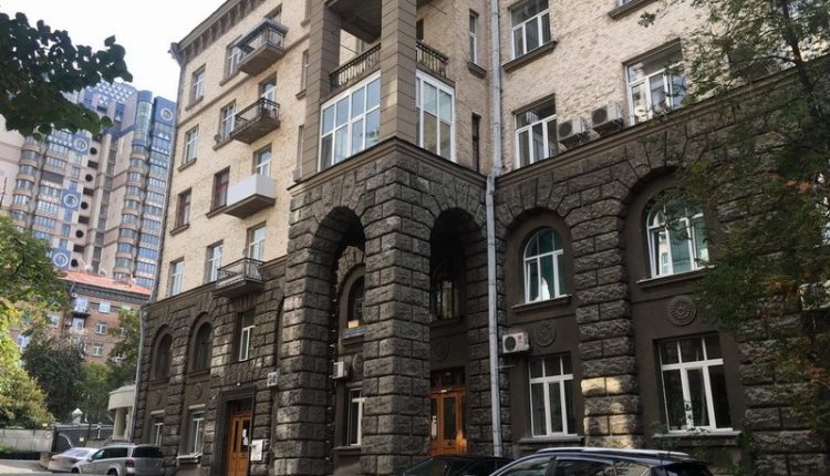 Рейдеры завладели недвижимостью на Банковой стоимостью 5 млн