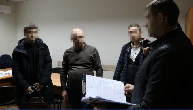 СБУ подозревает подчиненных Кернеса в присвоении миллионов, выделенных на ремонт автодорог