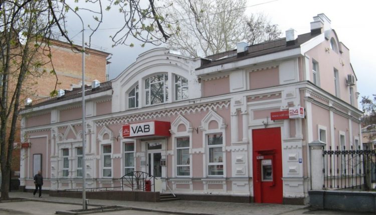 Экс-замглавы правления банка Бахматюка арестовали с возможностью внесения 1,15 млн залога