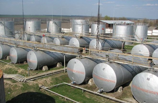 «ПриватБанк» выставил на продажу 21 нефтебазу