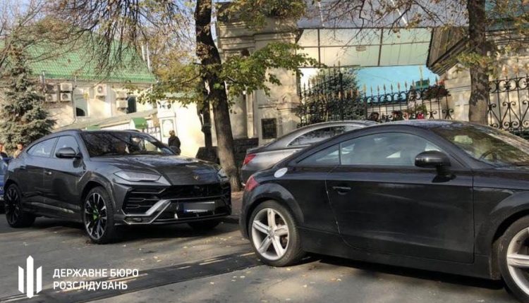 В Киеве арестовали элитный автопарк экс-нардепа Максима Микитася