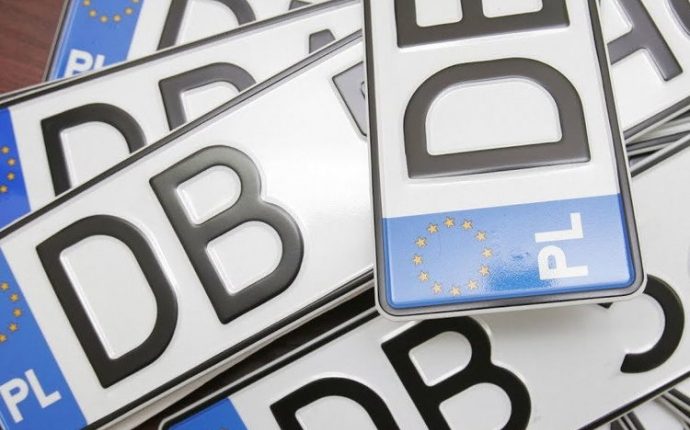 Рада в первом чтении одобрила снижение штрафов за ввоз новых «евроблях»