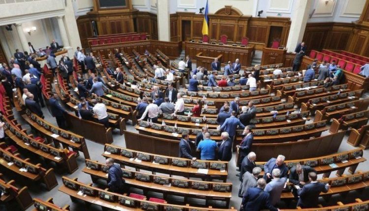 Верховная Рада купила полтысячи сенсорных планшетов за 14 млн