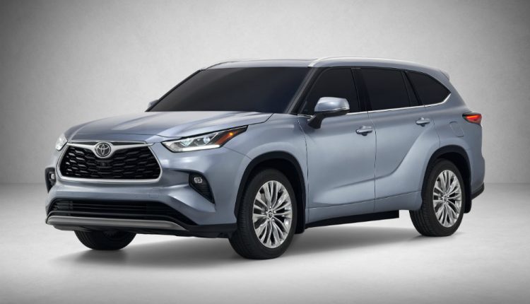 Автопарк КГГА обновили Toyota Camry и Highlander на сумму 11 млн