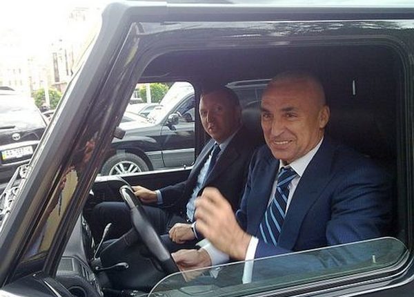 Структуры Ярославского прицениваются к банку Пинчука