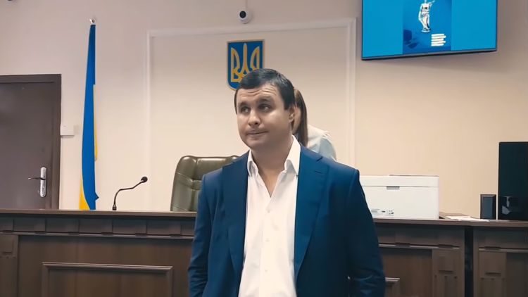 На Максима Микитася вновь надели электронный браслет