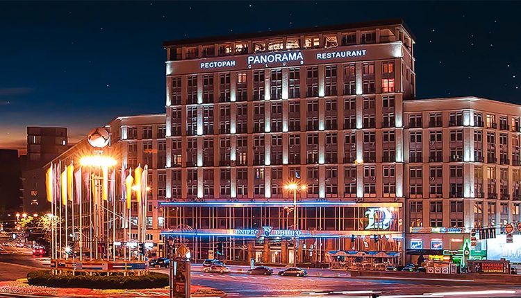 Киевскую гостиницу «Дніпро» весной выставят на аукцион