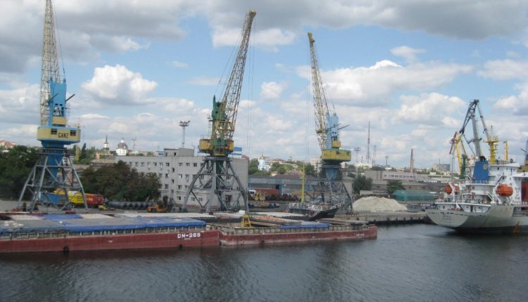 Суд заблокировал передачу в концессию Херсонского морского порта