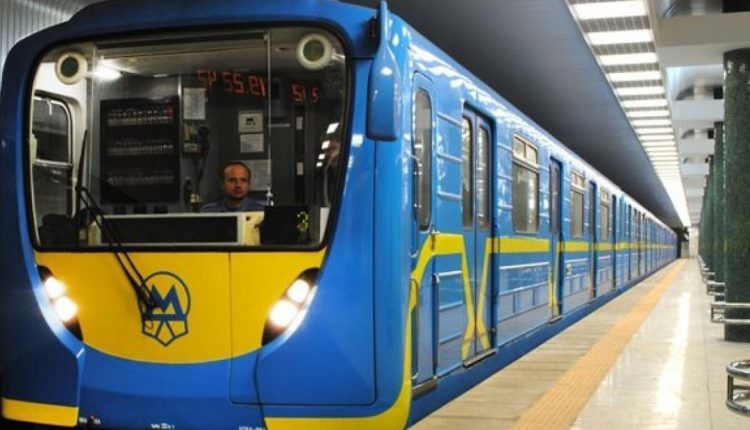 Суд снял арест с денег, полученных «Укррослизингом» от «Киевского метрополитена»