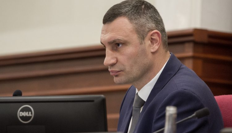 Кличко заявил, что в столице не будут открывать продуктовые рынки