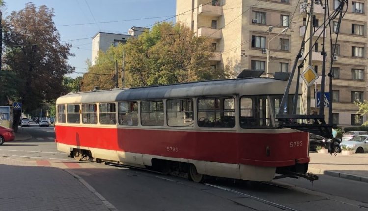 В Киеве с 23 марта для большинства жителей столицы закроют общественный транспорт