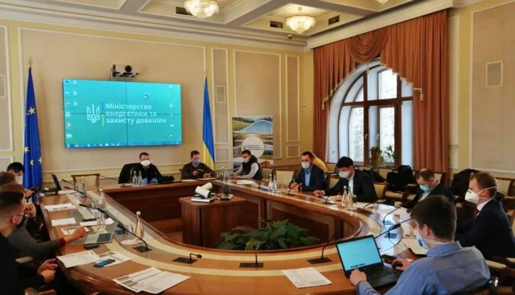 Чешская и британская компании победили в трех конкурсах по добыче углеводородов