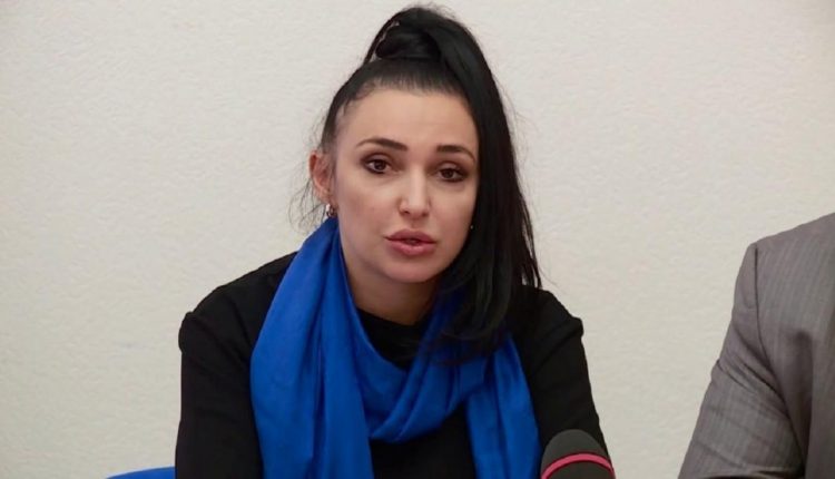 Суд продлил домашний арест бывшей замглавы ГМС Дины Пимаховой