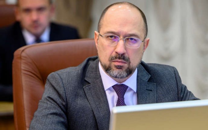 Кабмин разрешил открывать непродовольственные рынки