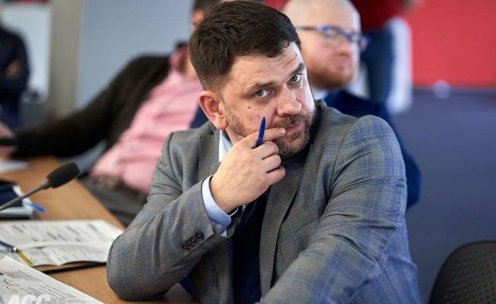 Топ-менеджера «УЗ» уволили после скандала с женщиной