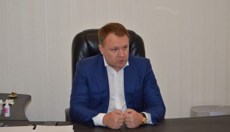 Кропачев: Я могу реагировать на реплики людей уровня Коломойского, а кто такой Крючков?