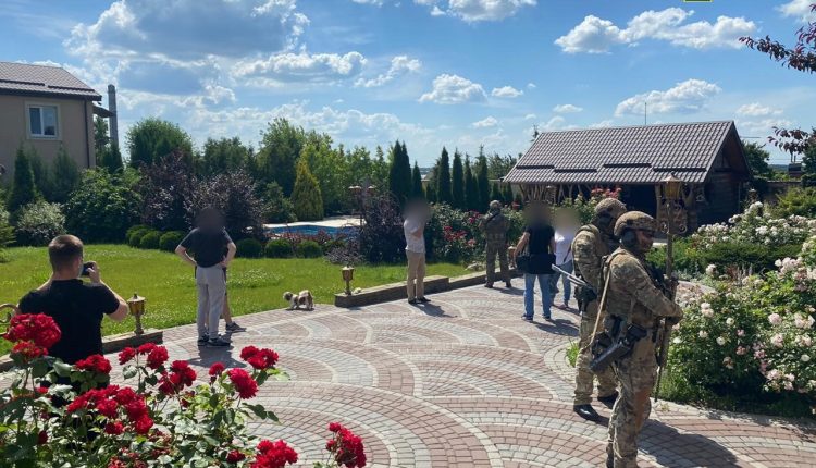 Главу ОГА задержали за вымогательство 1,8 млн