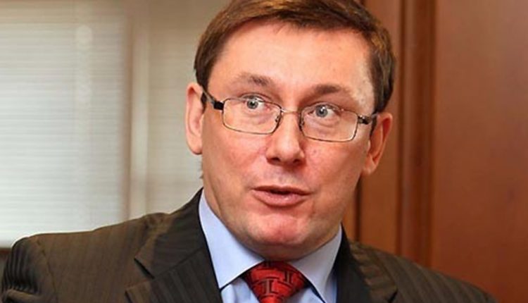Юрий Луценко занялся выращиванием земляники