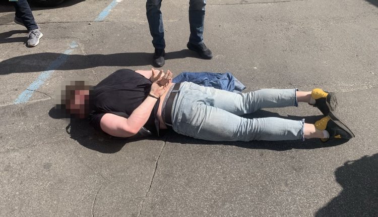 В Киеве задержали чиновника ГСЧС, вымогавшего $70 тысяч