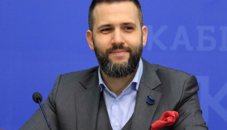 Экс-глава Гостаможни решил попробовать Голос
