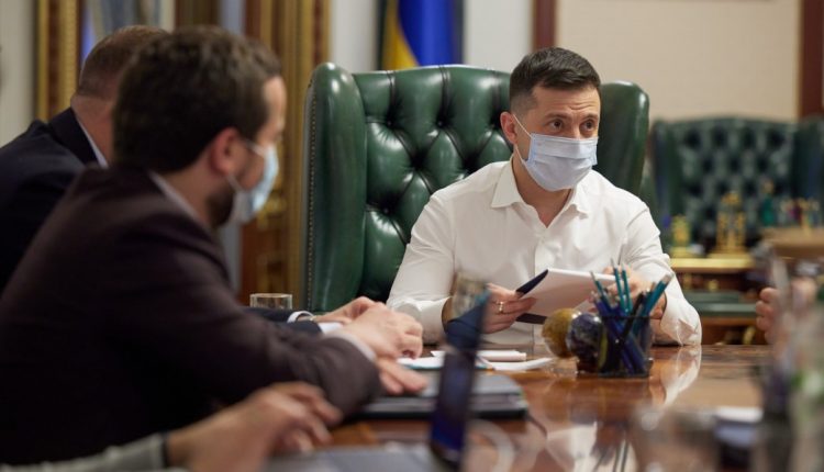 Зеленский успокоил телеканалы олигархов