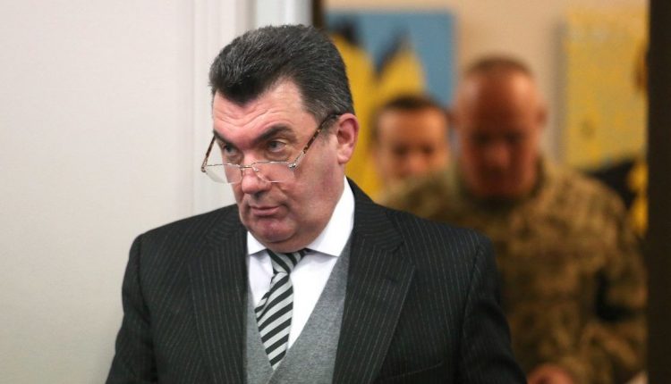Членам СНБО запрещено покидать Украину без разрешения Зеленского