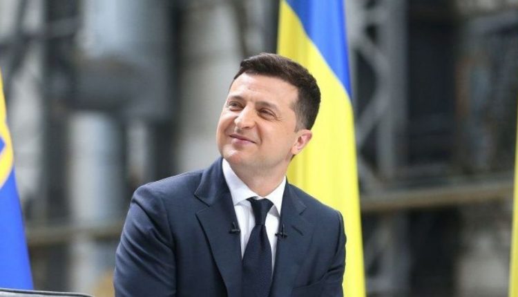 Зеленский обещает законодательно запретить тайные встречи чиновников и олигархов