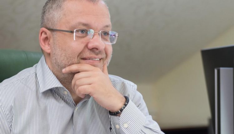 Глава Минэнерго уплатил 564 тысячи гривен налогов с гонораров от Международного суда
