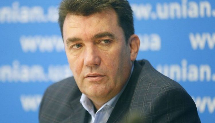Данилов уверяет, что «труба Медведчука» не станет «трубой Коломойского»