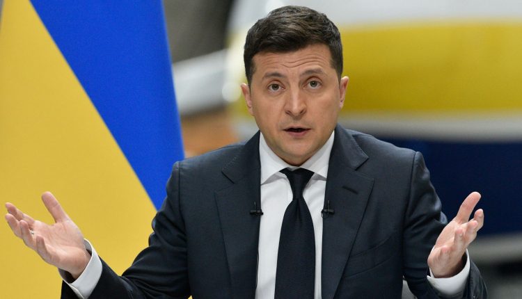 Братство Квартала: Сколько людей, связанных с Зеленским и его студией, получили госдолжности