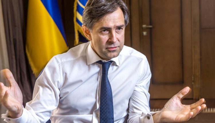 Назначенный в мае первый вице-премьер — министр экономики Любченко подал в отставку