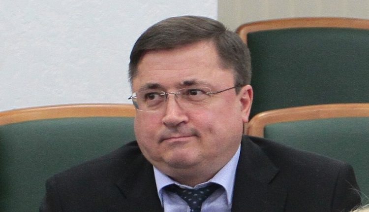 Судья ВСУ Власов задекларировал 1878 статуэток поросят